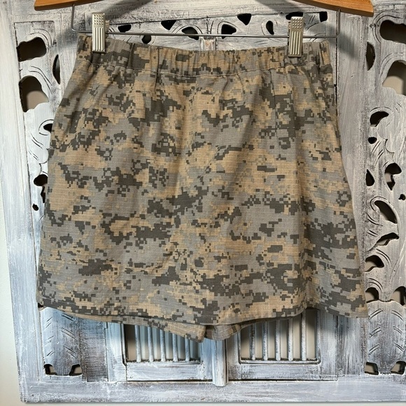 Manier De Voir Gray/Tan Digital Camo Mini Skirt Skort NWT - Picture 2 of 9